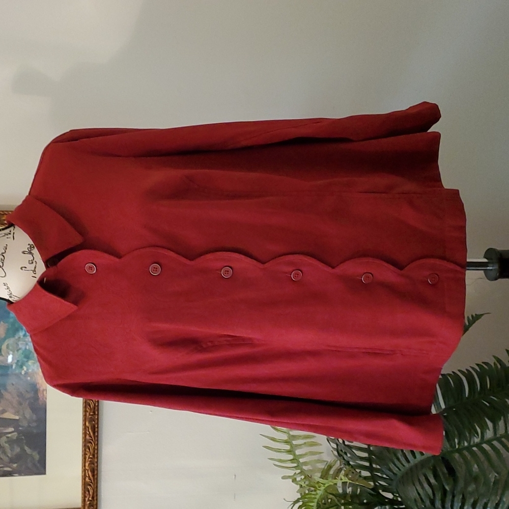 Scallop front, red jacket